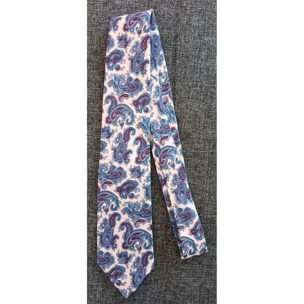 Tie 70 80s 90s Y2K New Vintage Italian Silk Ivory Blue Paisley 3.25 Wide 59 Long